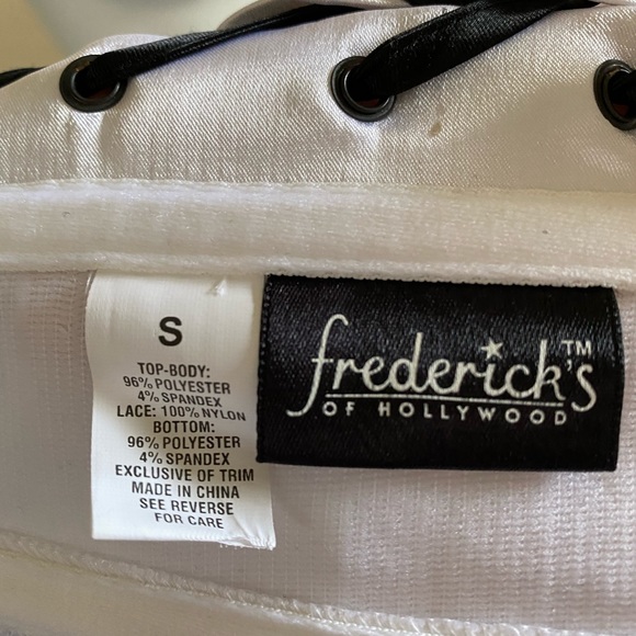 NEW 2 piece Fredericks of Hollywood Corset set - Picture 12 of 12